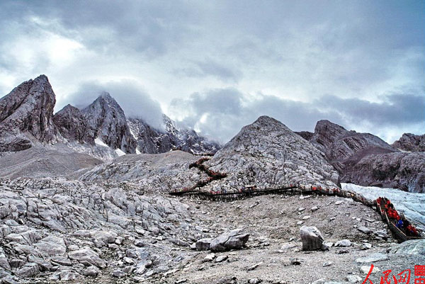 4506�׵�ѩɽ֮��