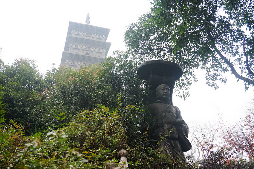 �Ͼ������£�����ɮʦͽ����ʩ�����ࡾ8��