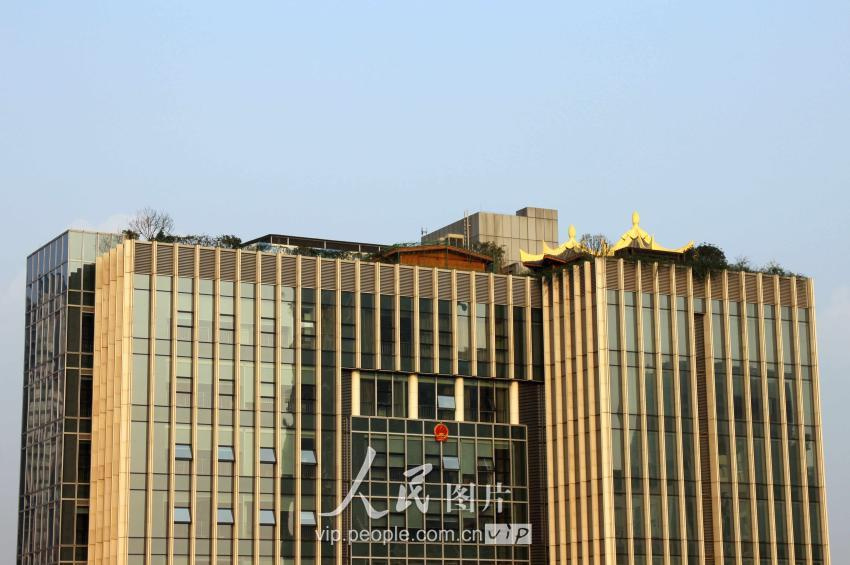 2014��1��13�գ������н���������ĳ���Ű칫¥������������ͤ�ӡ���¥�����Ҵ��ﻨ԰��