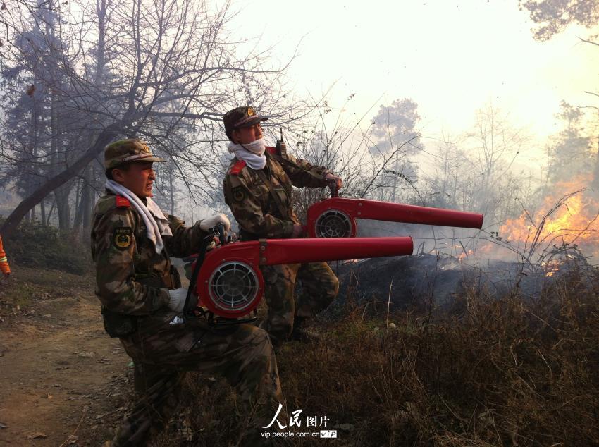 1��24�գ��侯�����ܶ�ǭ����֧�ӹٱ��ڹ���ʡ��Ȫ������ƺɽ�ֻ����ֳ��˻�