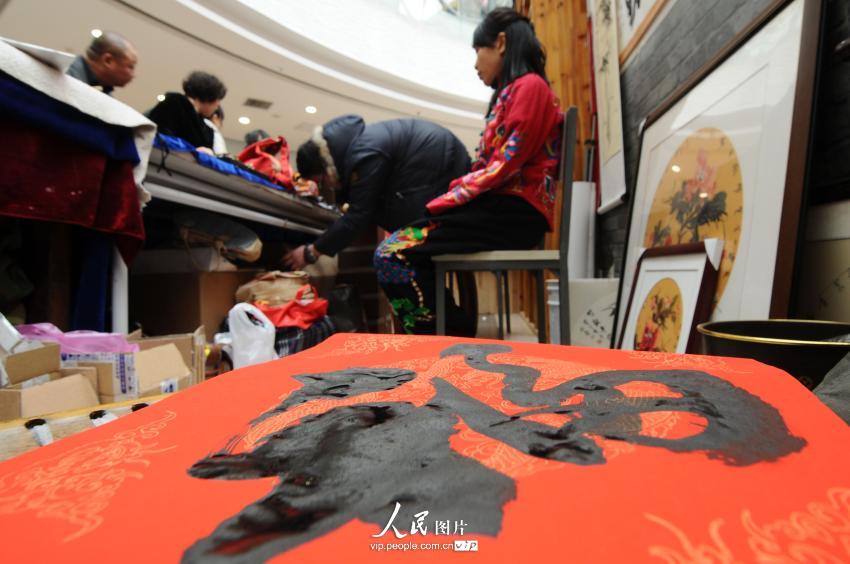 2014��1��24�գ��ൺһ���̳��ڣ�ī��δ�ɵġ������֣��Ŵ������Ƕ�����������������˴�ȴͨ���˼�����Ŭ����������鷨����ϰ���̡�