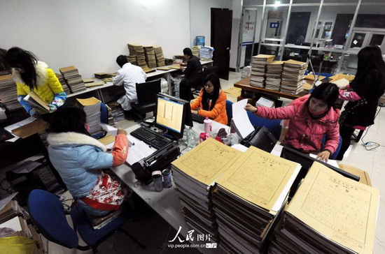 重庆云阳:聚焦节后最忙碌的档案工作者