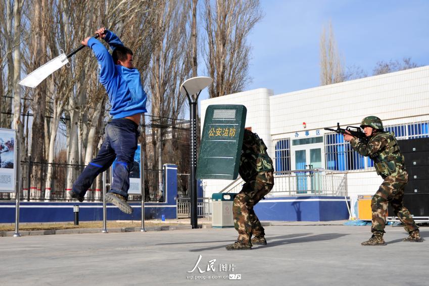 4��9�գ��½�ĳ�ɳ����⡰�ֲ�Ϯ����ʱ�����ֲ����ӡ��ֳ����Ƶ��߹����ɳ���ǰ�����õ��񾯡�