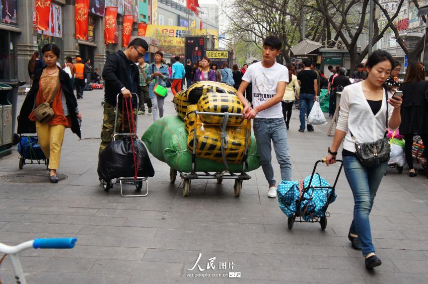 北京:“动批”何去何从 且淘且珍惜--图说中国--人民网