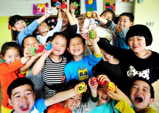 2014��5��4�գ������������׶�԰С���ѿ���չʾ���Ի��ƵĲʵ���ϲӭ���ġ�