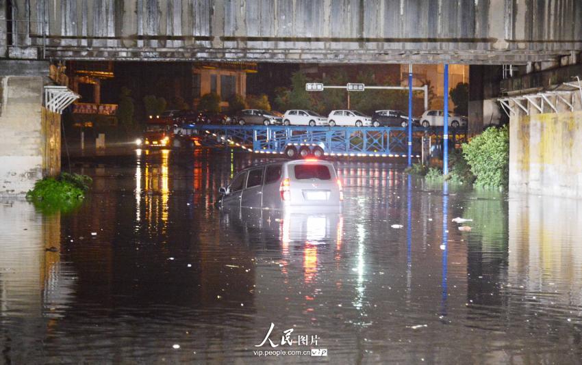 2014��5��14�գ������Ž��п����������������·�Σ�һ��Ϩ���������ˮ��ס��