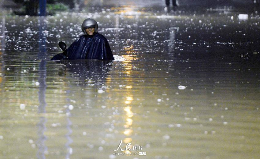 2014��5��14���賿�������Ž��п�������������ϣ���������ˮ���Ƴ���   