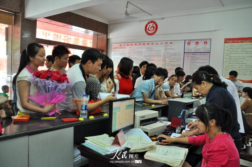 2014��5��20�գ�����ʡ�촨�ػ����ǼǴ����Ǽ������ѣ������Ǽ�Աæ��Ϊһ�Զ����˰����Ǽ���������ФԶ��/����ͼƬ��