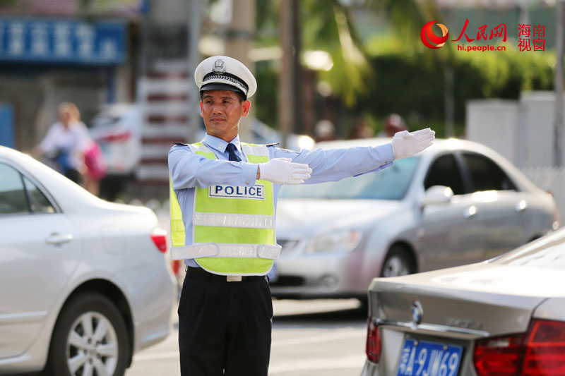 蔡建家在辖区里不同的路段,对不同的行为人,采取不同的交通指挥技巧