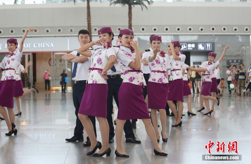 �ɶ����˶Ρ�90�󡱳���Ա��������ӭ�³�����