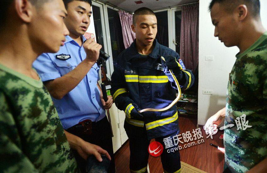 ������Ա������������ǽ�ڵķ�϶�������ߡ�