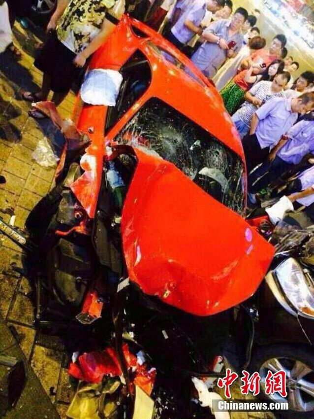 ��������ֵ400�������𳵻� �����뿪��2��