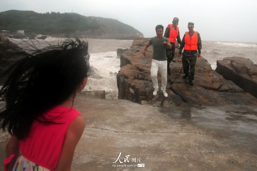 7��23�գ���ͷ�߷��ٱ��ں���Ѳ�ߣ����ѹ����οͲ�Ҫ�������ˡ�