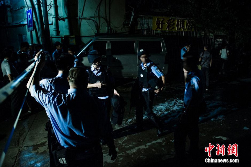 高清：广州警方缉毒引枪战对峙 当场击毙嫌犯