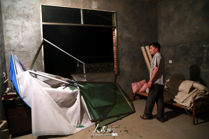 9月23日凌晨，湖南省醴陵市浦口镇保丰村南阳出口花炮厂发生爆炸现场附近民房受损严重。