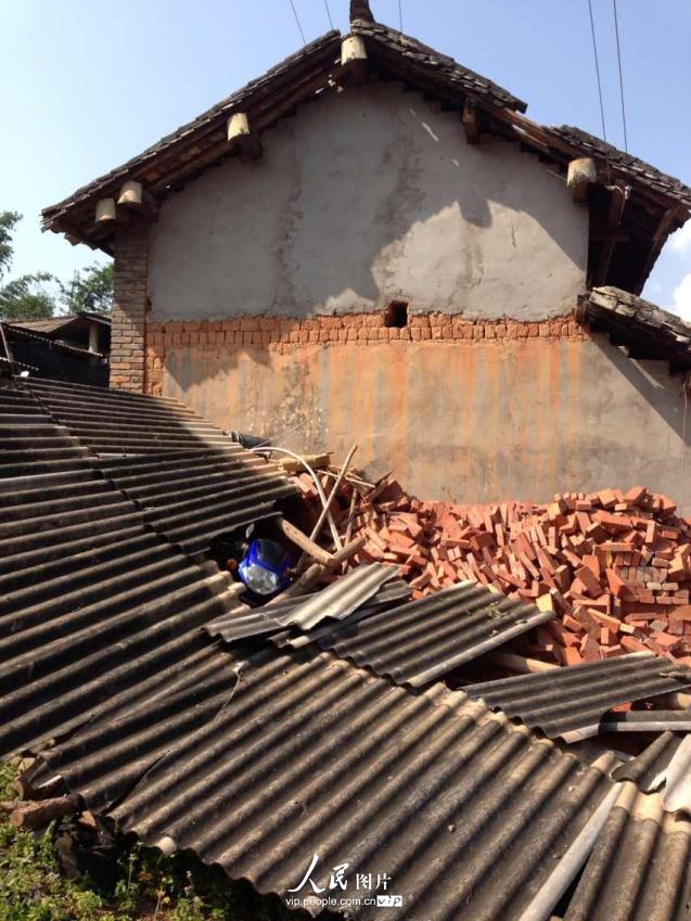 10月8日，地震造成景谷县永平镇部分房屋倒塌。