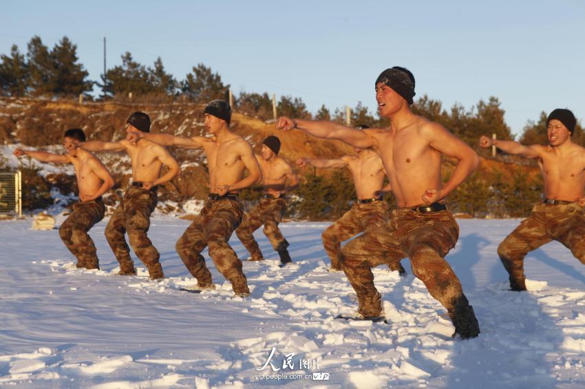 2014��10��31�գ�������ʡ����ĳ�߷��Źٱ�ð������10���Ϻ������������о���ȭѵ����