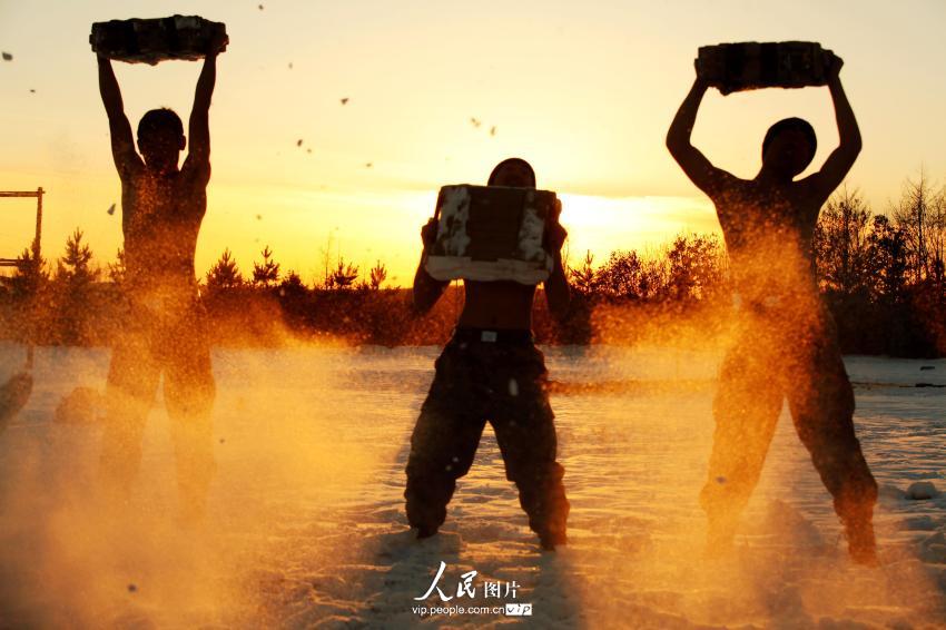 2014��10��31�գ�������ʡ����ĳ�߷��Źٱ�ð������10���Ϻ����������оٵ�ҩ�����ѵ����