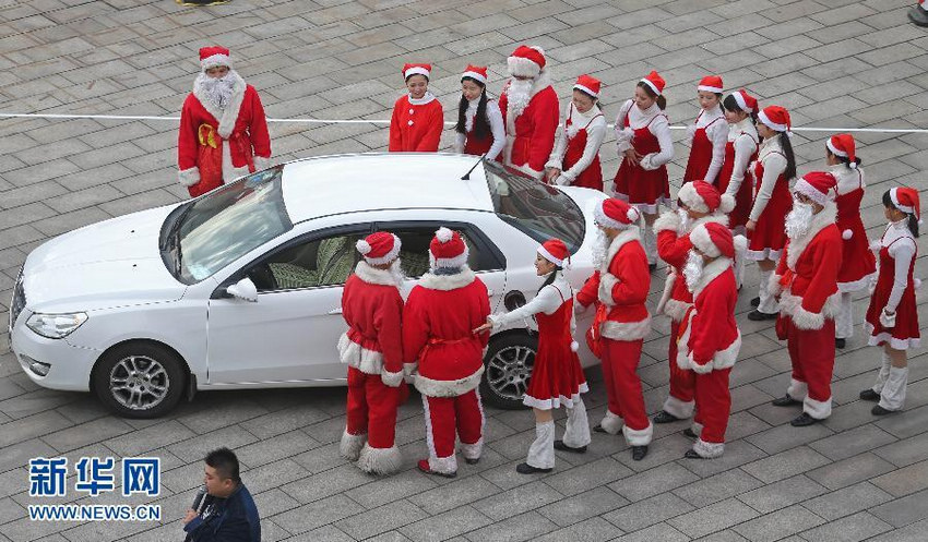 ��ʥ�����ˡ��μ�����װ����ս�� 19�˼���һ������2��