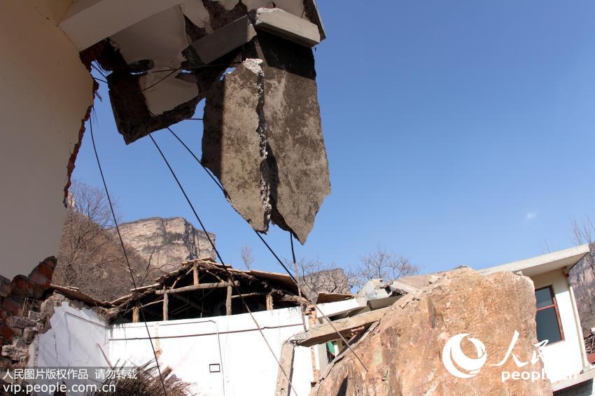 2015��1��14���賿������ʡ������ʯ������ʯ���Ҵ�������Ȼ�巢��ɽ�����������ľ�ʯ�Ҵ��˴��������ס������ũ��Ժ��Ժ�����⡢�������⡰ʯ�����ơ��Ĳ�״��