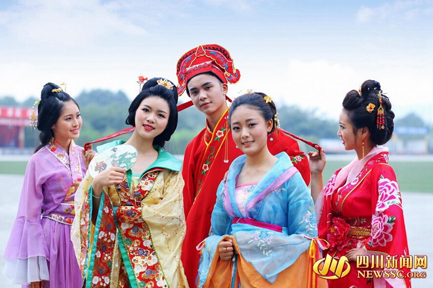 �ɶ��ս���ٴ����ҵ�� �Ĵ����Я���Ĵ��Ů