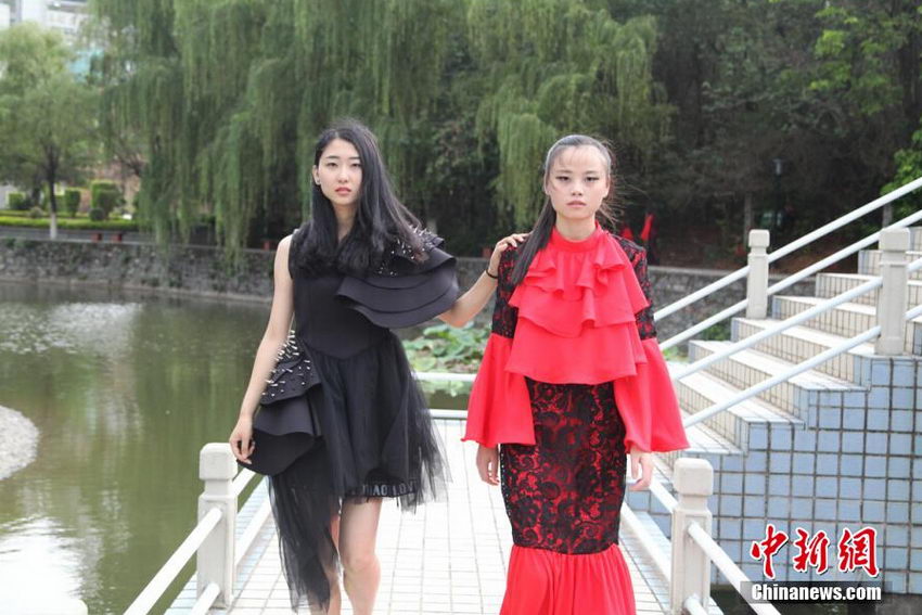 �Ĵ���֦����ѧ���������λ�ʱװ��Ƭ��4��