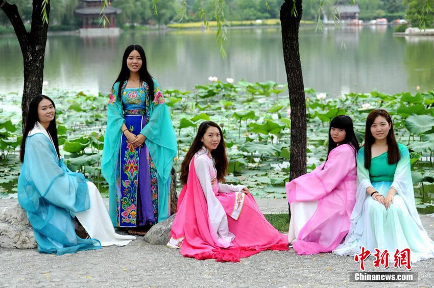 ������У��ҵ�����⡰���Ʒ硱��ҵ�ա�4��