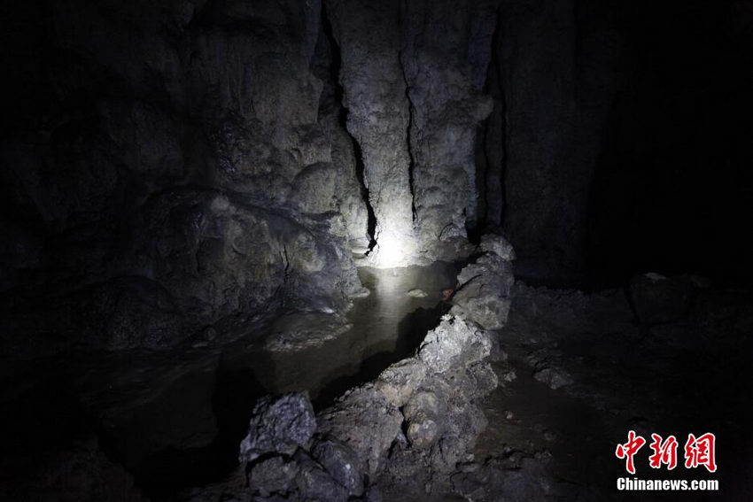 7月8日，云南省昭通市镇雄县五德镇新寨村被当地村民称为“大锅圈”的天坑，坑底有溶洞，洞内有水源，可以饮用。 