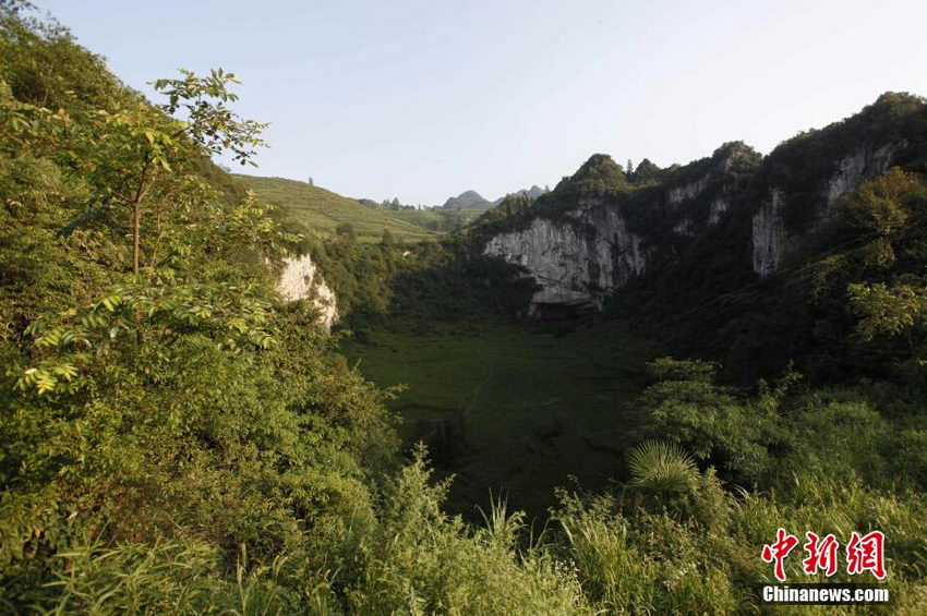 7月8日，云南省昭通市镇雄县五德镇新寨村被当地村民称为“小锅圈”的天坑，大小仅次于“大锅圈”的天坑。 