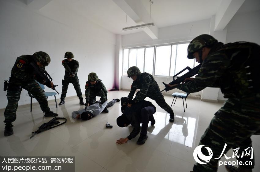 �����侯��չ���з���������8��