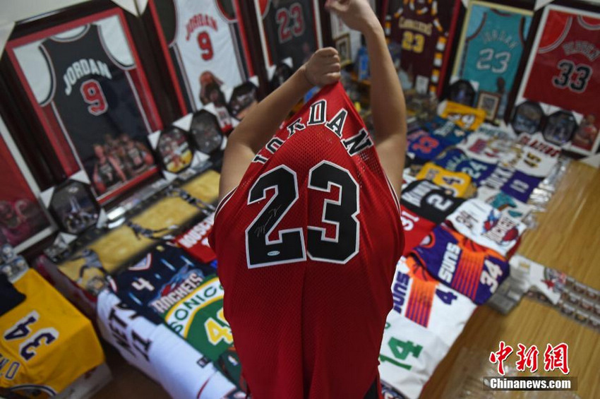 ��������ӡ�20�껨��40����Ԫ�ղ�NBA����Ʒ��5��