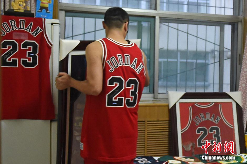 ��������ӡ�20�껨��40����Ԫ�ղ�NBA����Ʒ��4��