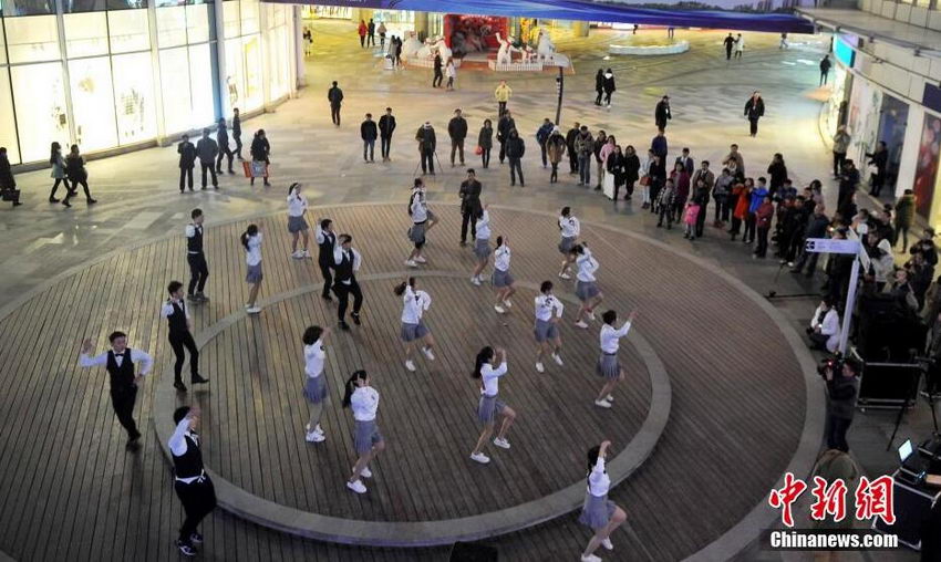 ������Ů�ϲ���ͷ�����桰��������3��