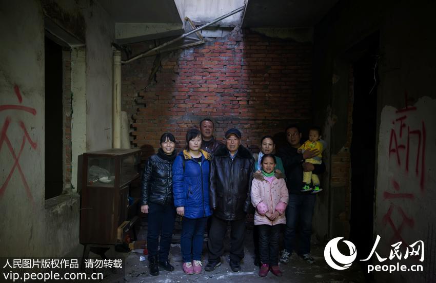 ������κ�������䣺78���Ա�����ͥ��ɣ�8������ͥ��飺�����������ˣ���ȥ��������Ȼ������������κ�������������ǣ�Сʱ�����3��Ǯһ�����������ĳ��������С����Ƕ��۰Ͱ͵����ţ��ڴ���û��Ǯ���ͷ׷״Ӽ����ü���ȥ�һ�������һ�����ԵĲ����ֺ���