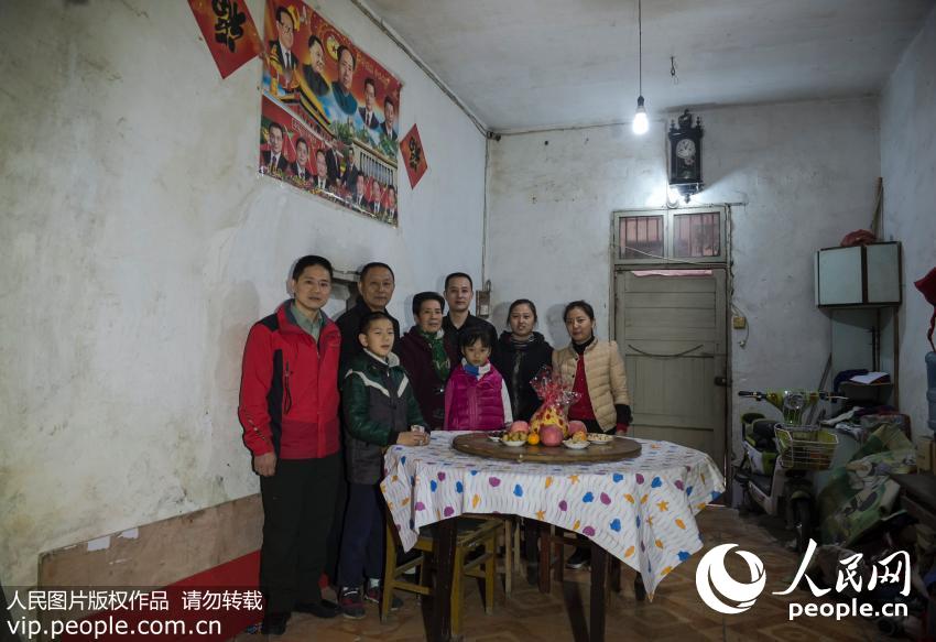 ���������з����䣺62���Ա�����ͥ��ɣ�8������ͥ��飺�ӵ��幫�������ˮ����ˮ���������ӳ��ʴ򾮣����ԼҴ���ѹ�����Ա������ٵ�����ˮ���졣��Ϊ����֮Դ�ġ�ˮ�������������з����ٵ�����ļ��䡣����ȥ����̫��࣬��ĸ��ʹ��ˣ�ϣ������ס��¥���������������帣����