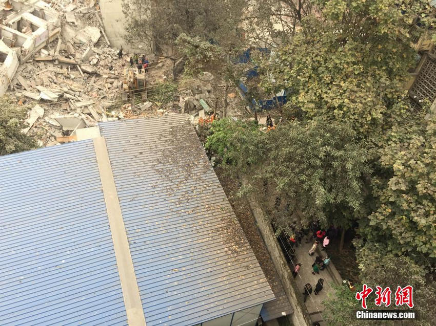 ��������һ��Ǩ��̮�� �����Ա������4��