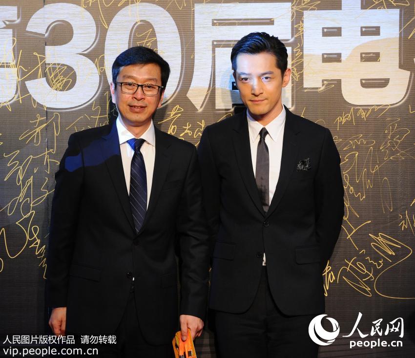 ���콱�佱�����ݾ��� �±���÷�÷ֻ�������Ů��Ա����5��