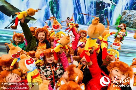 1��1�գ�����ʡ��Դ��������̫��⨺���Ȼ���������ϰ������ź�װ��С���ѣ�������ͨ⨺�ڱ������������ܺ�����Ȥ��