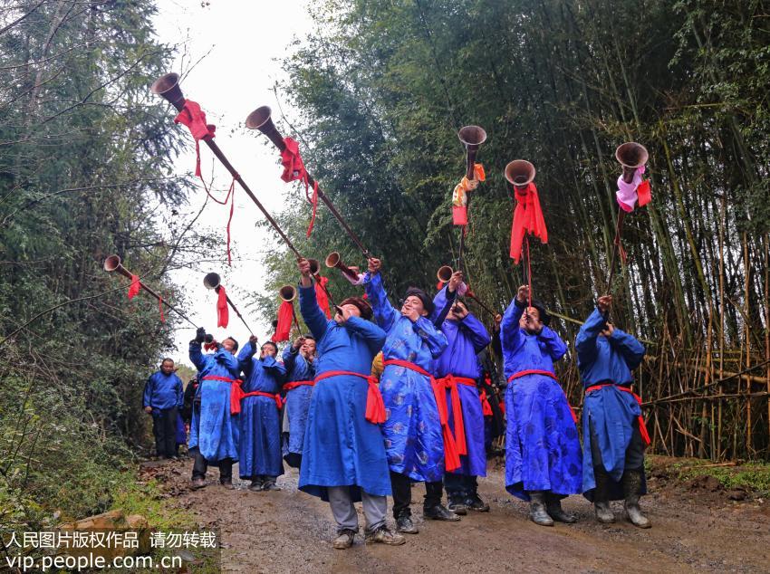 高清：揭开神秘面纱！大年三十的苗家婚礼【22】