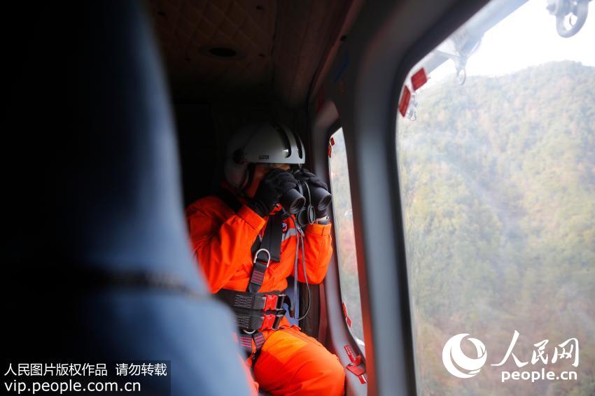 ���񺽿ն�ֱ�����۲�Ա����ϸ�۲���������