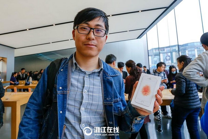 ���ݡ����ۡ��Ŷ���СʱΪ��������iPhone SE