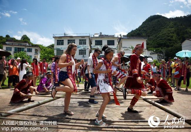 2016��7��4�գ�����ѧ��������������������´��뵱������ĵ�������衣