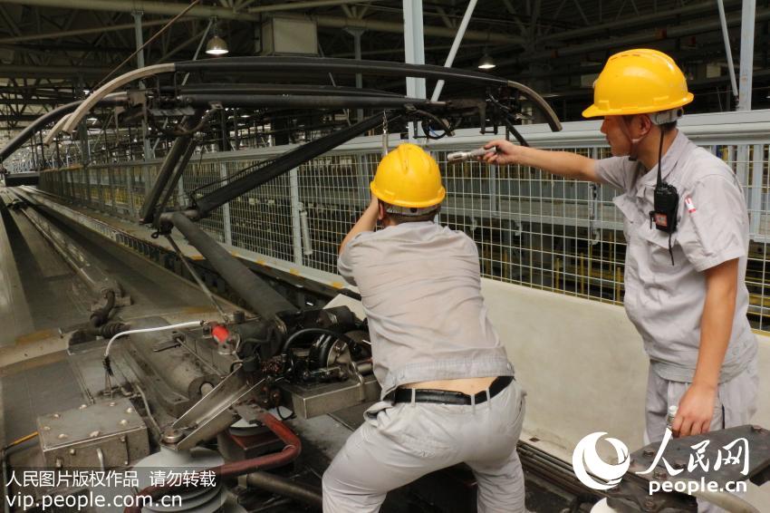 �̽ŵĳ����ϣ��������еʦ�����������ܵ繭�����������飬����ʪ͸���·����������塣