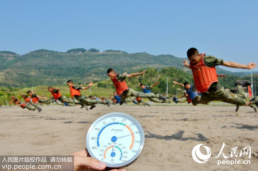 �侯�����ܶ���֧�����ж��ڸ����¿�չˤ��ѵ����