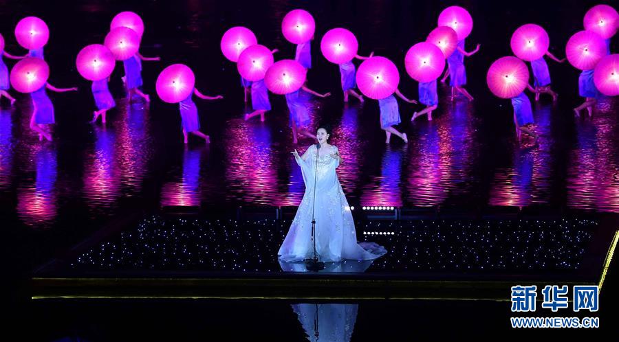 9��4�գ���Ա�ڱ��ݡ��������򻨡���