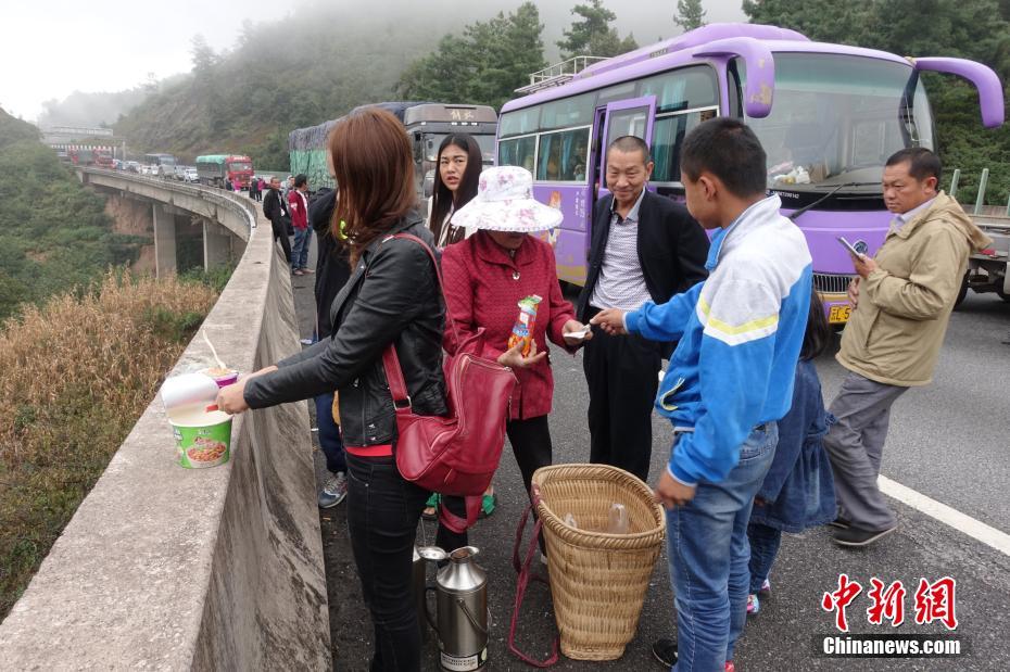 ���ٹ�·�³� ������ʳƷ������һ��