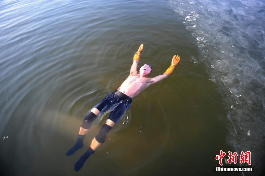 ����������ս���� ѩ�سಲ�Ʊ���Ӿ