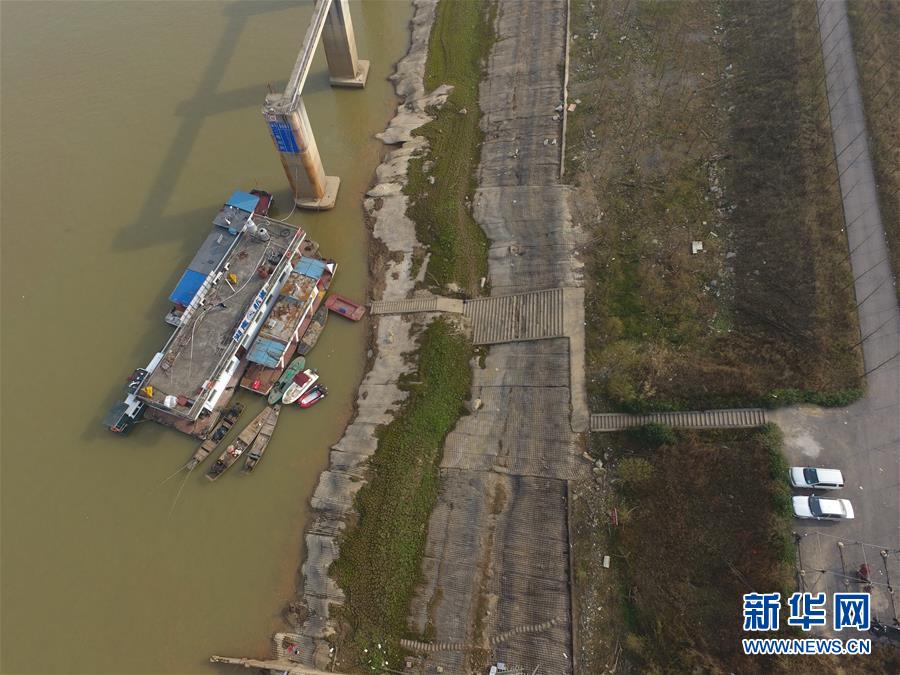 λ���潭���ε��潭��ɳ�ۺ���Ŧ��բ�����ĺ�̲��ˮλ�½����������¶��12��1���㣩��
