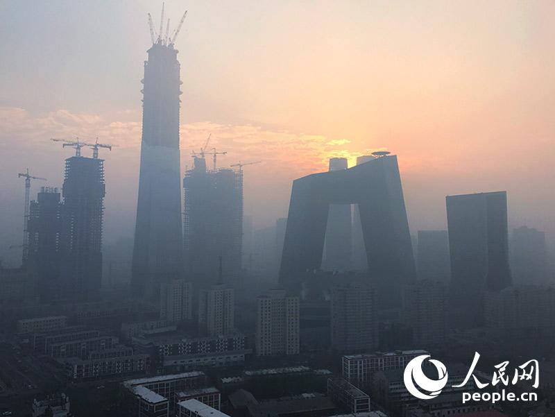 2017��1��4�գ������е���ϼ���������������ӱ/��