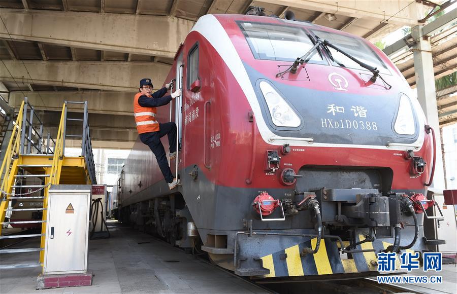 1��22�գ��½ܼ�������������е����³�׼�����������в���